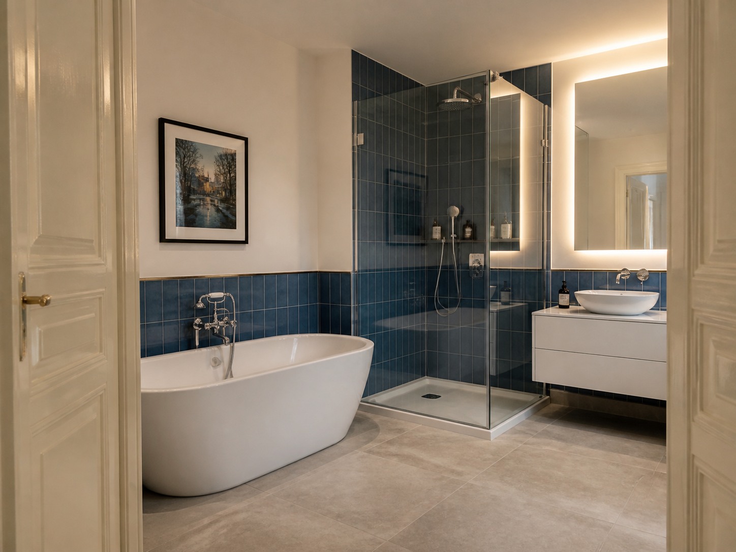 Fertiggestelltes Designbad mit freistehender Wanne